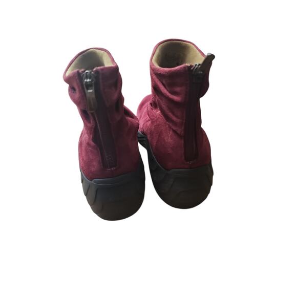 BZees Women's Zizzle Ankle Boot cranberry wine red sz 10 suede - Picture 3 of 7